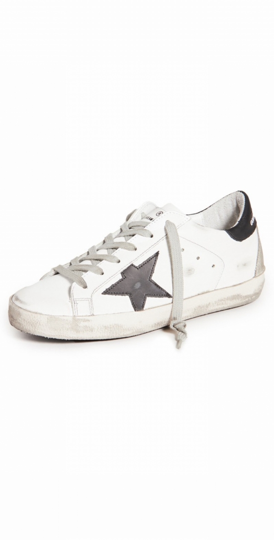 Superstar Sneakers In White/black